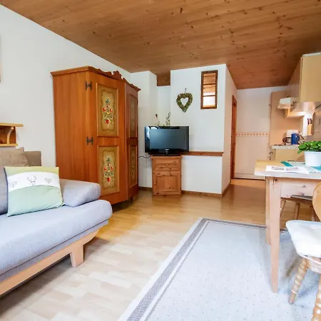 Apartman Beim Holzschnitzer-4 By Interhome