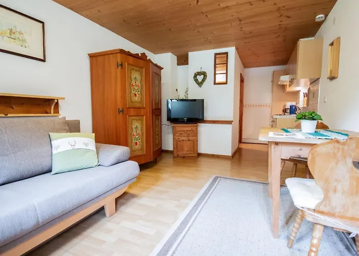 Lägenhet Apartment Beim Holzschnitzer-4 By Interhome